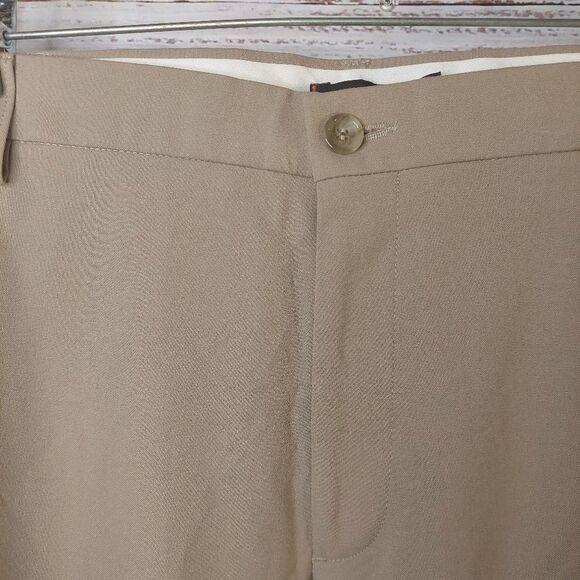 Mens Dockers Pro Style Khaki Flat Front D2 Straight Pants Size 42x30 NWT - Picture 3 of 12